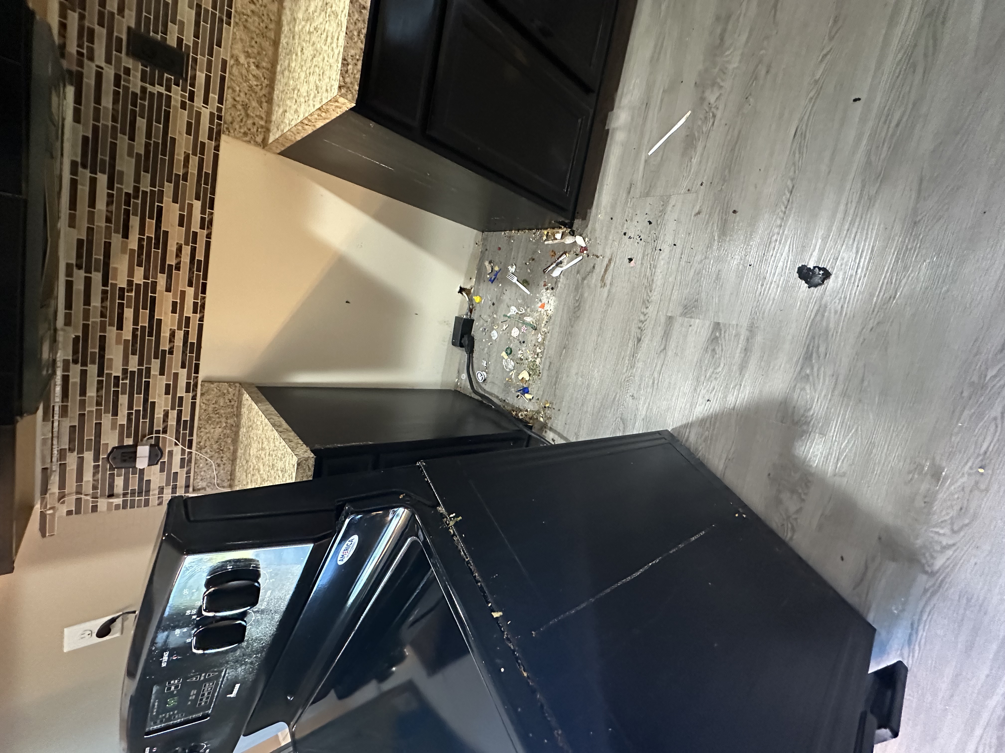 Residential deep cleaning before result by Miracle Home Makeover LLC